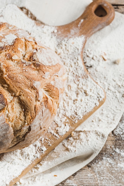 Frisches Brot auf Tischnahaufnahme