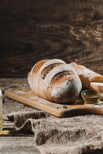 Frisches Brot auf Tischnahaufnahme