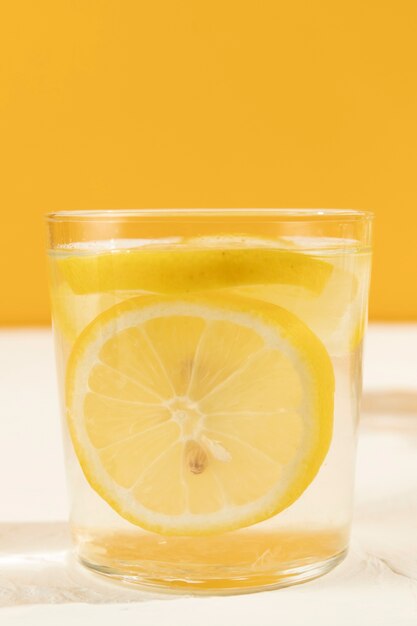 Frisches Glas der Nahaufnahme Limonade