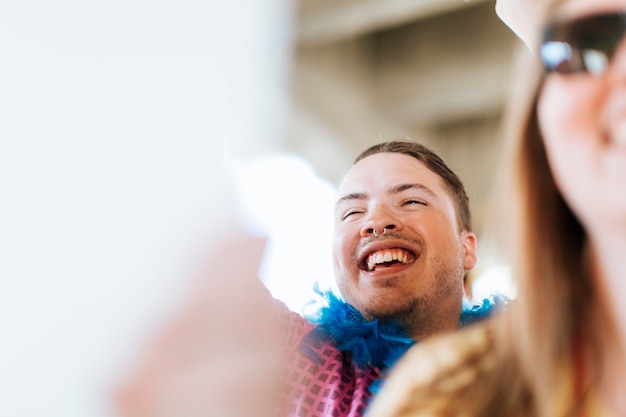 Fröhlicher Gay Pride und LGBT Festival