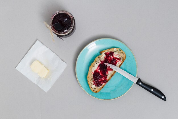 Frühstück mit Marmelade