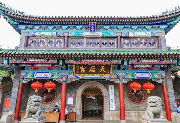 Gebäude Wahrzeichen Glas chinesischen Tempel im Freien