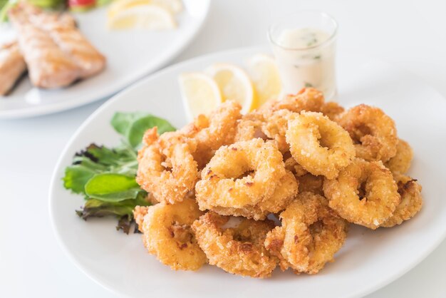 gebratener Tintenfisch (Calamari-Ringe)