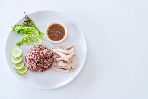 Gedünstetes Huhn mit Reisbeeren