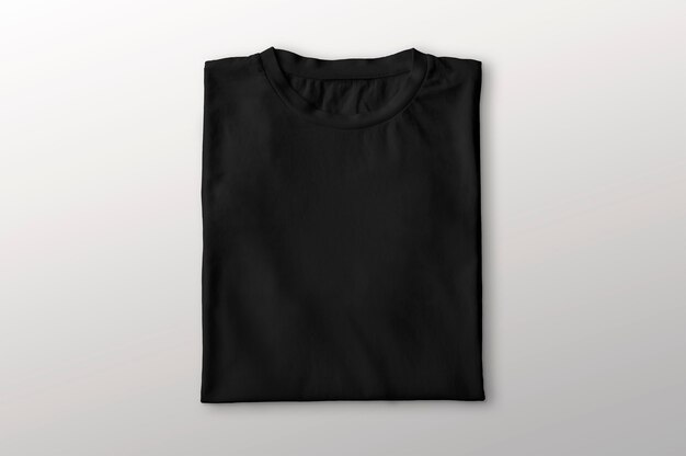 Gefaltetes schwarzes T-Shirt