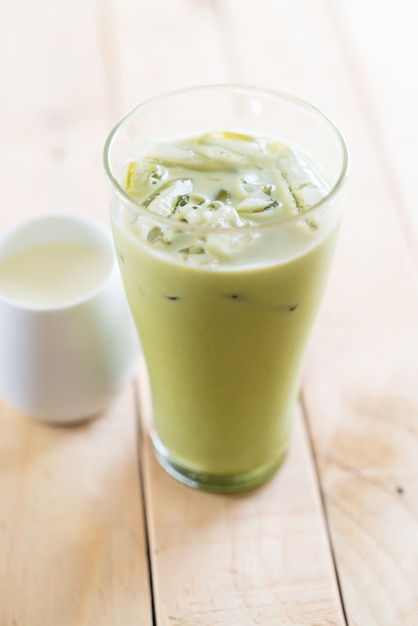 Kostenloses Foto gefrorenes matcha latte