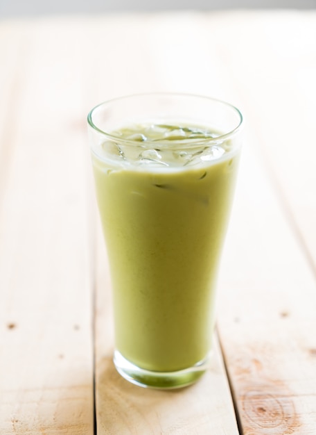 Kostenloses Foto gefrorenes matcha latte