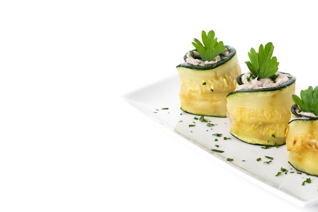 Gegrillte Zucchini-Röllchen mit Thunfisch und Frischkäse