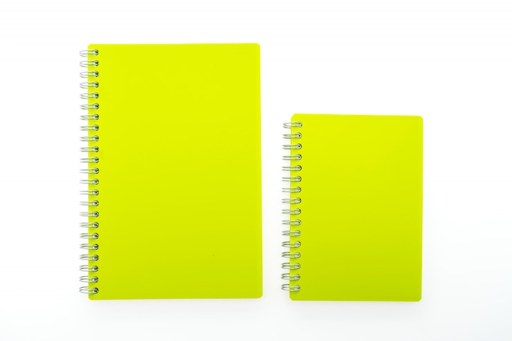 Kostenlose Foto gelb-notebooks mit ringen