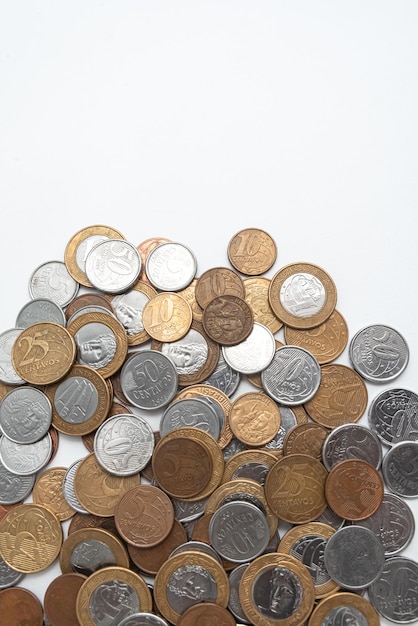 Kostenloses Foto geld - brasilianische münzen - mehrere