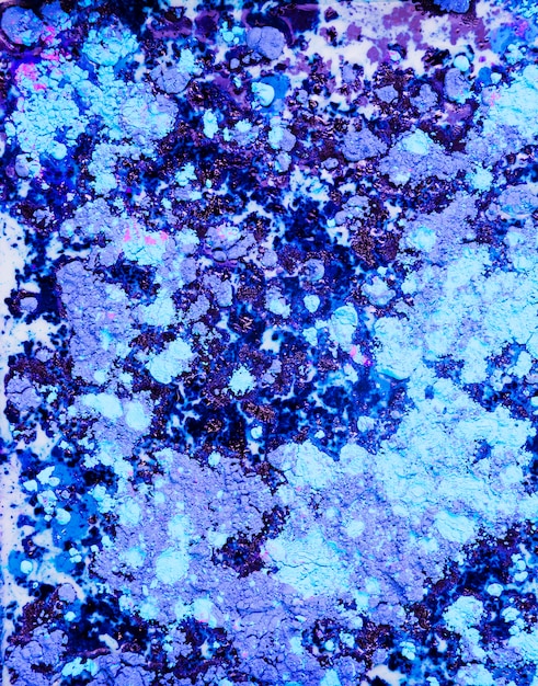 Gemaltes buntes purpurrotes wasser mit puder Kostenlose Fotos