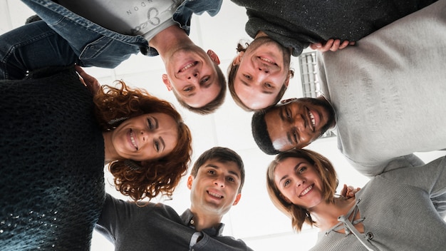 Kostenloses Foto gemeinschaftskonzept mit händen von menschen