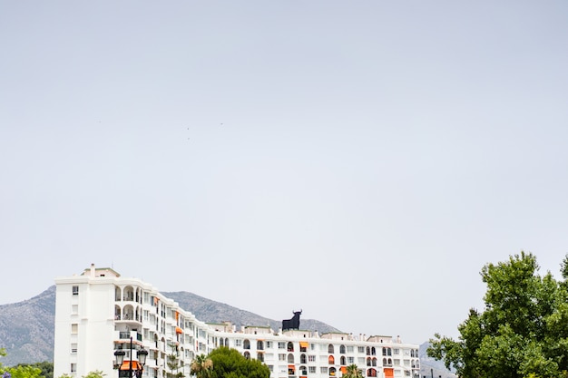 gemütliche Straßen einer kleinen Stadt im Süden Spaniens