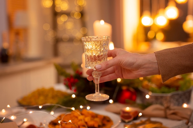 Gemütliche Winterszenen mit der Familie