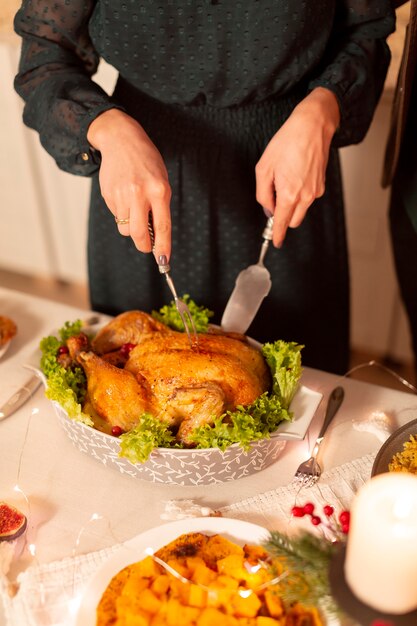 Gemütliche Winterszenen mit der Familie