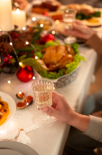 Gemütliche Winterszenen mit der Familie