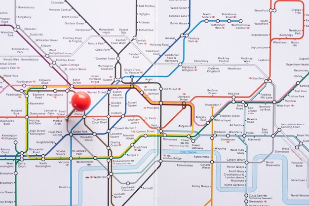 Geometrische U-Bahn-Karte mit Pinpoint