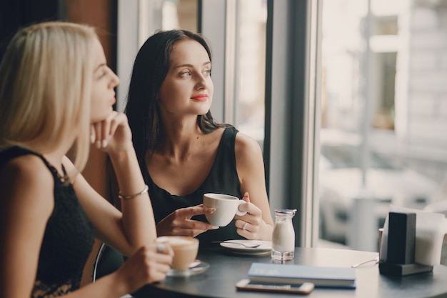 Geschäftsfrauen im Restaurant