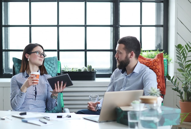 Geschäftsleute im Büro