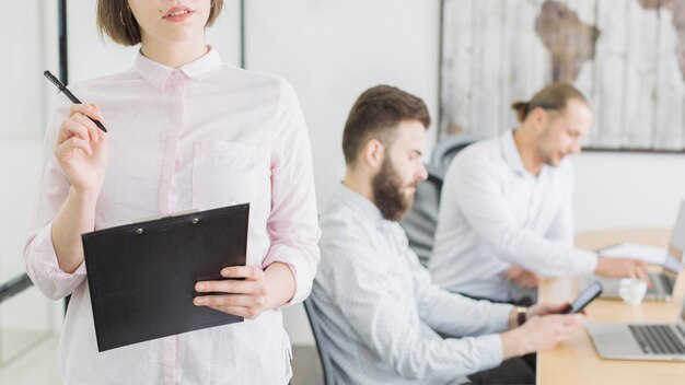 Geschäftsleute im Büro