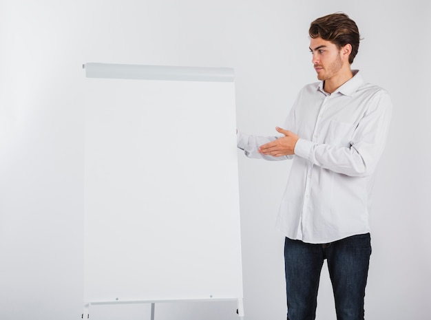 Geschäftsmann mit Whiteboard