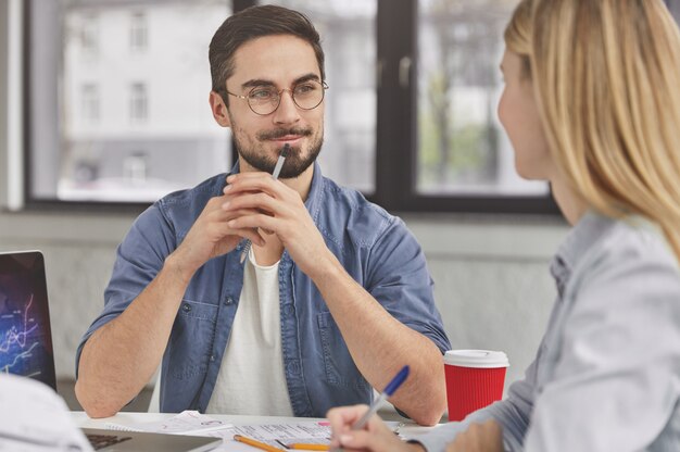 Geschäftspartner im Büro