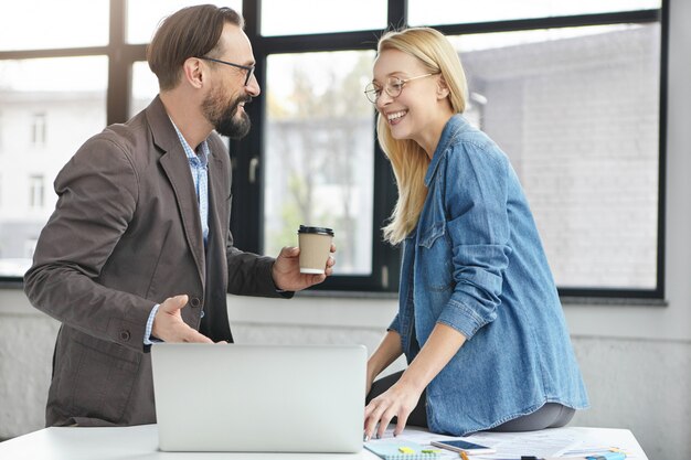 Geschäftspartner im Büro