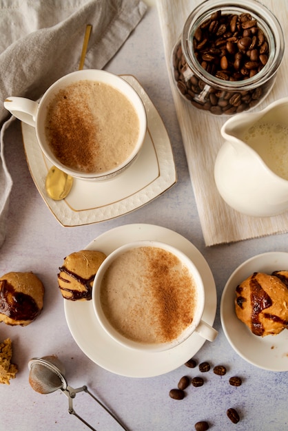 Geschmackvolles köstliches Frühstück der Draufsicht