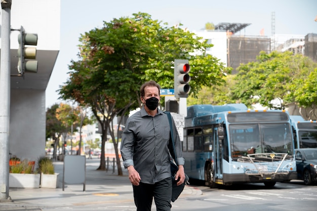 Kostenloses Foto gesichtsmaskenschutz im täglichen leben