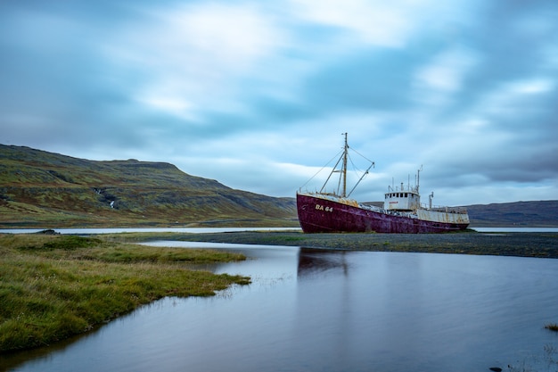 Gestrandeter Fischtrawler