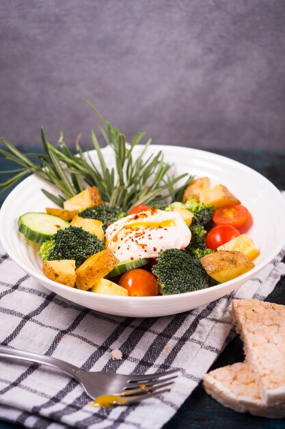 Gesunde Lebensmittelzusammensetzung mit frischem Salat