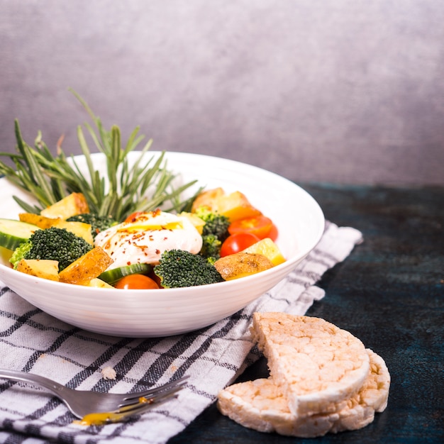 Gesunde Lebensmittelzusammensetzung mit frischem Salat