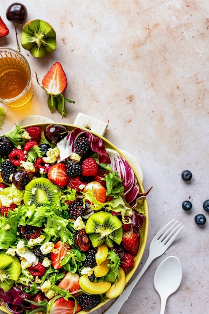 Gesunder Obstsalat flach legen Food-Fotografie