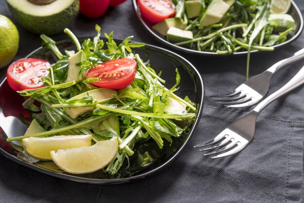 Gesunder Salat der Nahaufnahme auf dem Tisch