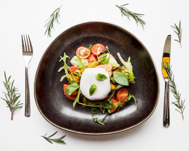 Gesunder Salat mit Tomaten