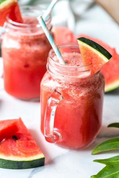 Gesundes Wassermelonenschütteln-Sommerrezept