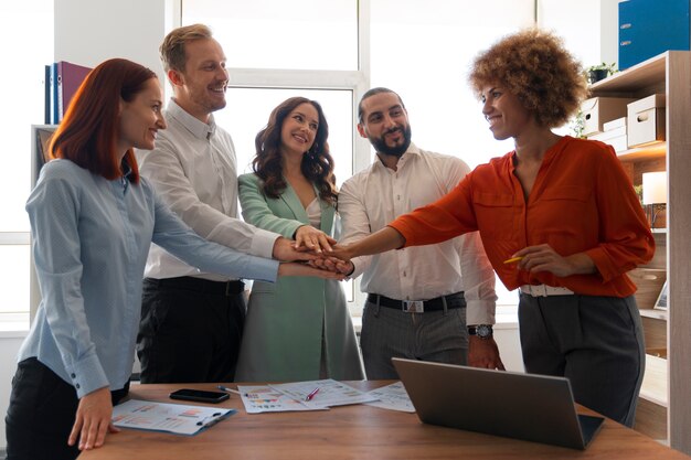 Gewerkschaftsmitglieder arbeiten zusammen