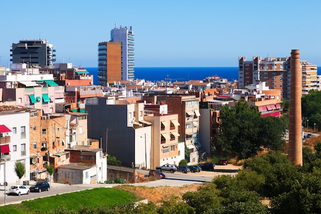 Gewöhnliche Aussicht auf mediterrane Stadt