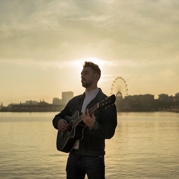 Kostenloses Foto gitarrenmusik im freien