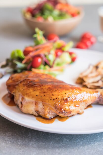 Gitter-Hähnchen-Steak mit Teriyaki-Sauce