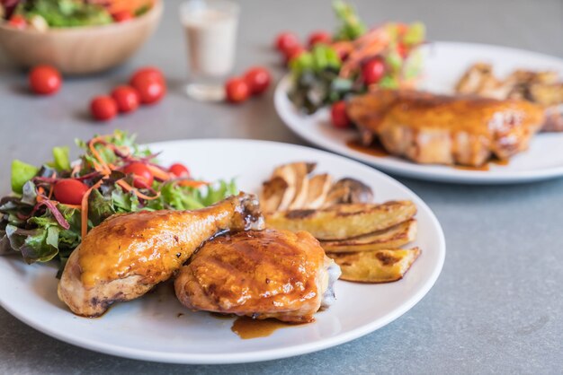 Gitter-Hähnchen-Steak mit Teriyaki-Sauce