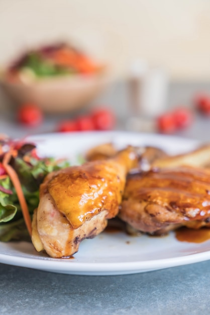 Gitter-Hähnchen-Steak mit Teriyaki-Sauce