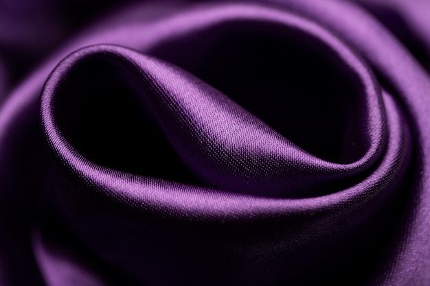 Glänzende Stoffdetails hautnah