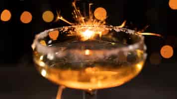 Kostenloses Foto glas mit champagnernahaufnahme