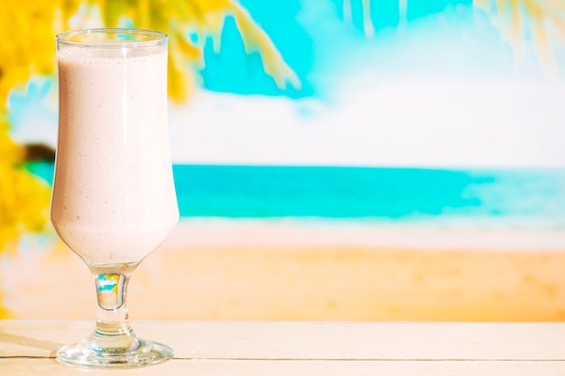 Glas süßer kalter Milchshake