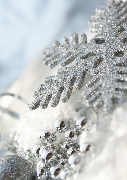 Glittery Weihnachten Schneeflocke Hintergrund sehr seichte Tiefe des Feldes verwendet