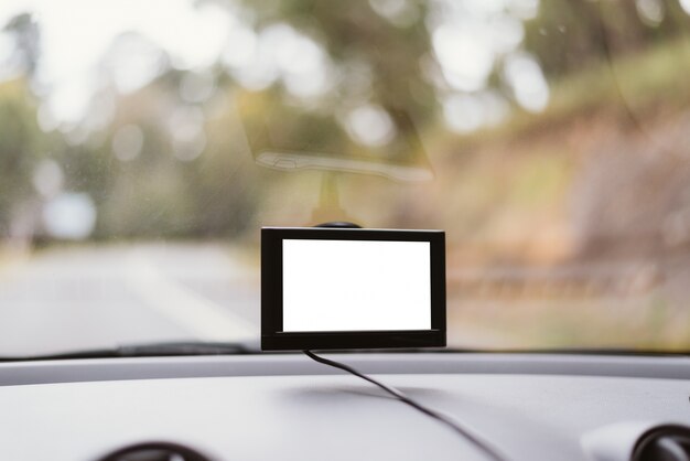 GPS-Navigationsausrüstung im Auto