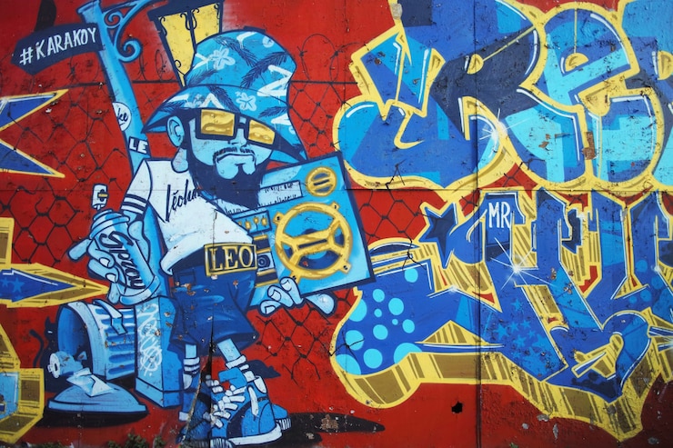 Kostenlose Foto graffiti von einem graffiti auf einer ziegelsteinmauer