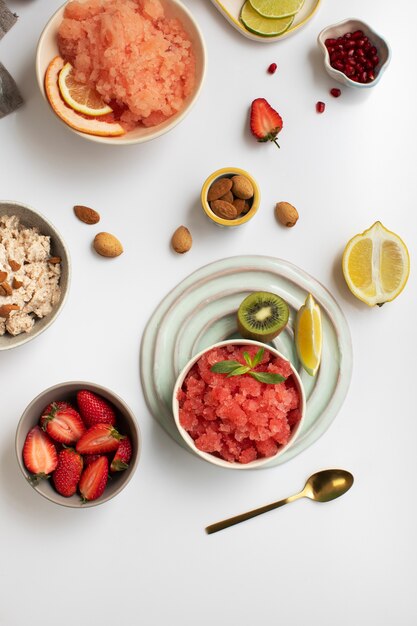 Granita-Dessert mit verschiedenen Zutaten hautnah