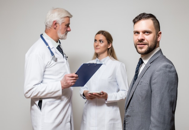 Grau besuch nahaufnahme allgemeiner doktor druck